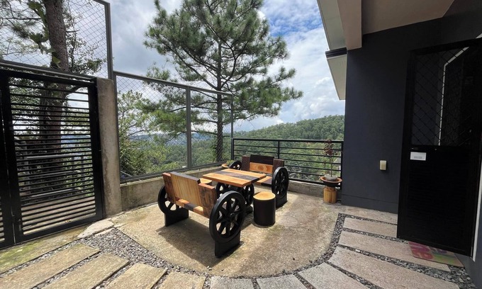 Baguio House | A quiet and amazing place with mountain view and cool breeze of Baguio City.