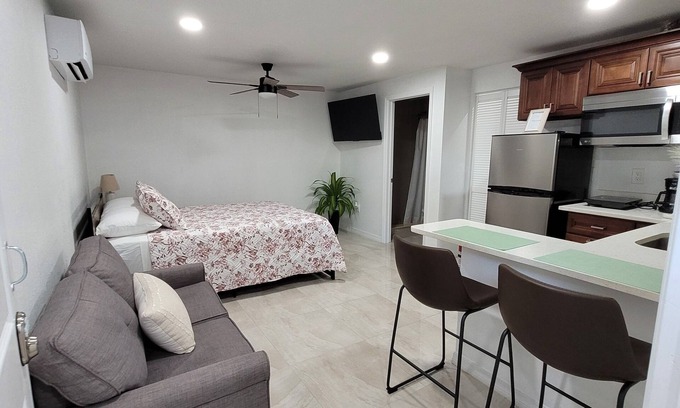 Bayonet Point Apartment | A quiet and peaceful space for your stay away from home. Cleanliness