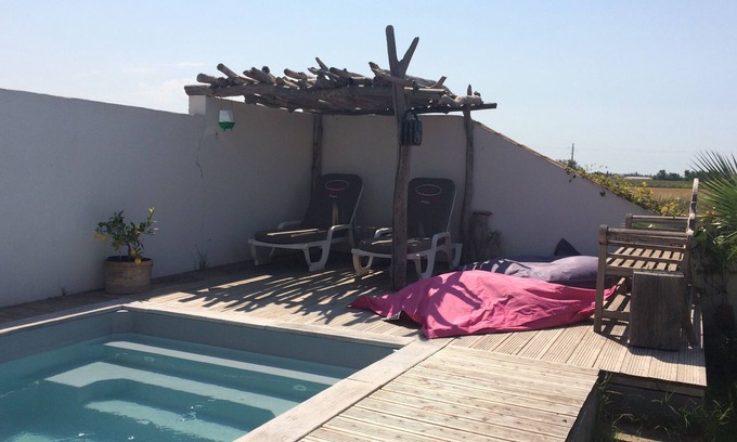 Saint-Laurent-d'Aigouze House | A real holiday home for a real vacation close to the beaches.