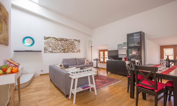 Siena City Centre Apartment | A romantic loft in the enchanting city of Siena with lift, Air C. and WIFi