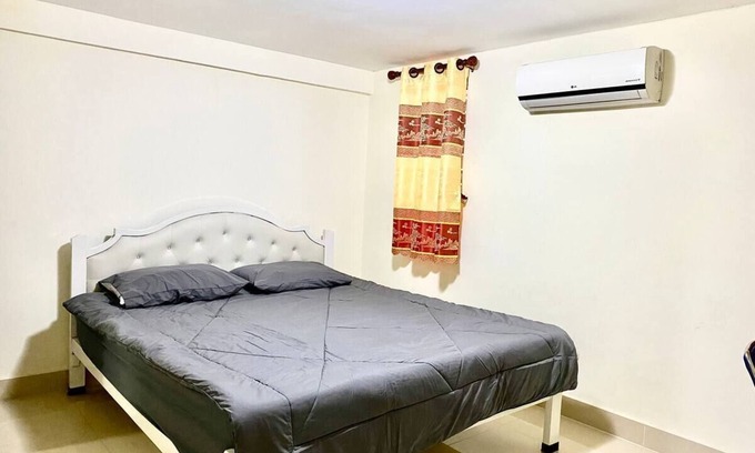 Ruessei Kaev House | A spacious King bedroom with Air Condition