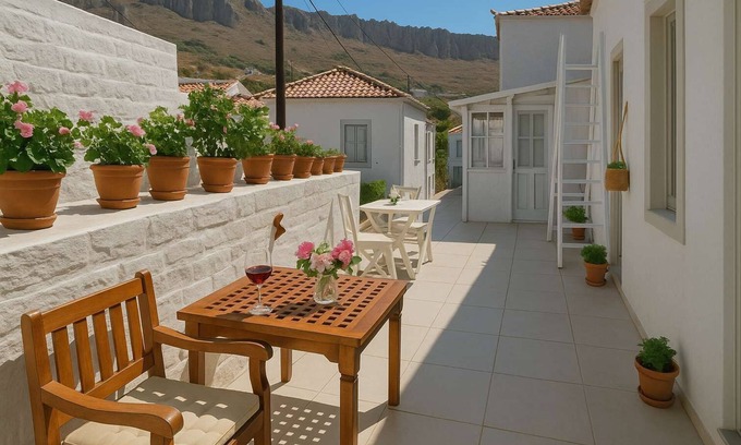 idhra House | A Sea-licious Vacation - Chic & Style in Hydra