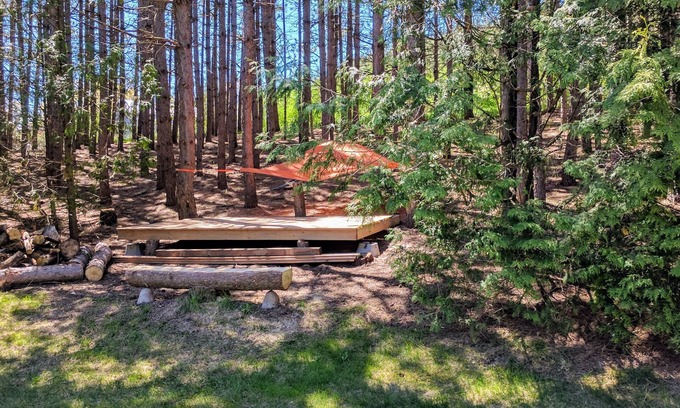 Mono House | A setting for a rustic wedding, family reunion or wellness retreat