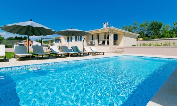 Snasici Villa | A spacious 4 bedroom villa with private pool and sauna