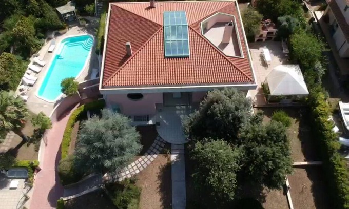 Poggio dei Pini Villa | A spacious, modern villa with a private pool