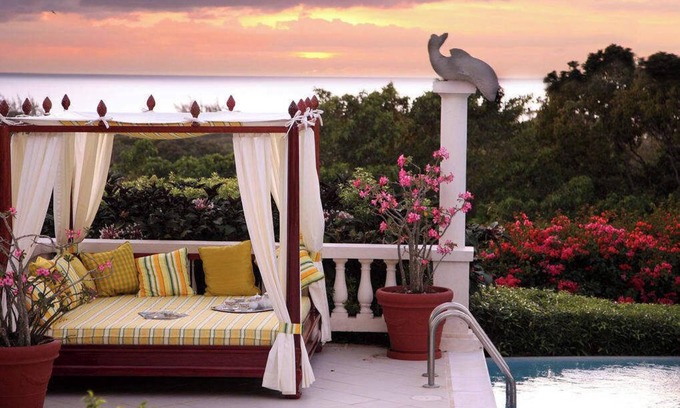 Old Trees Bay Villa | A Spectacular Ridge-front Home