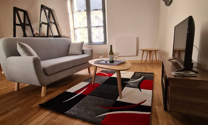 Loches Apartment | A stay in the heart of Loches and its Châteaux!
