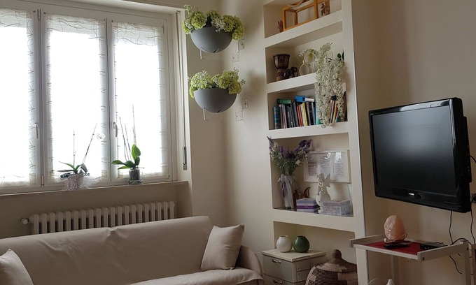 Alba Apartment | A stone's throw from the towers, Wine in the center of the city