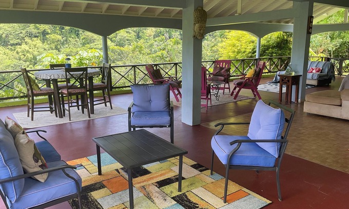 Roseau House | A stunning three bedroom Lodge in the middle of heavens nature