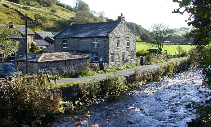 Langthwaite Cottage | A superb holiday home within the Yorkshire Dales, w/Wifi, wood burner & stones throw from pub.
