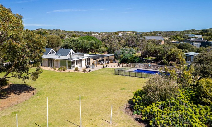 St. Andrews Beach House | A Symphony of Sun & Sea - private 4.5 acres with swimming pool