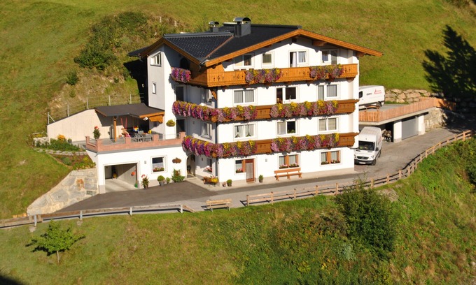 Hippach Apartment | A topausgestattetes Apartment for 2-7 people in a fantastic location.