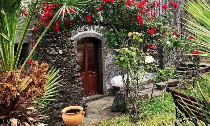 Puntalazzo Apartment | A True Sicilian guesthouse with Pool on Mt. Etna, perfect for Families & Groups.