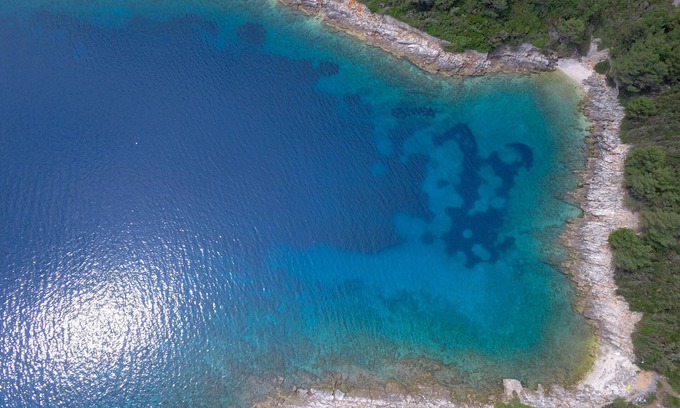 Rava House | A vacation home suitable for families located on an island in the Croatian Adriatic Sea.