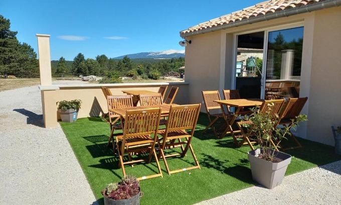 Monieux House | A Ventoux Yourte