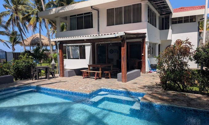 San Luis Talpa House | "A Wave From It All 2" Ocean Front Oasis Getaway - Rest/Relax/Rejuvenate!