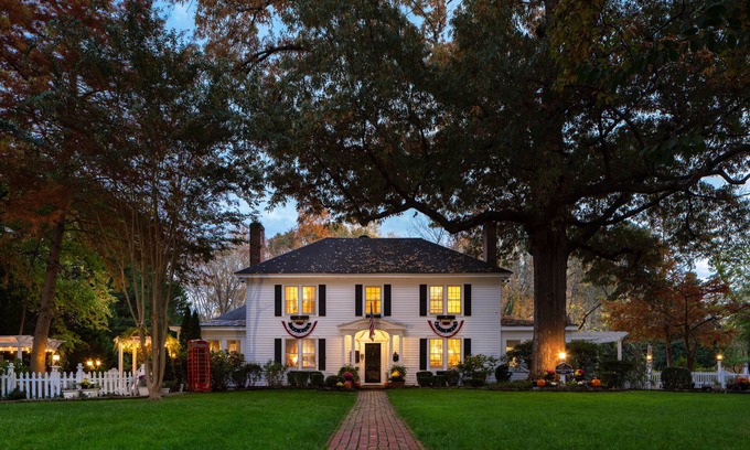 Williamsburg Bed & Breakfast | A Williamsburg White House