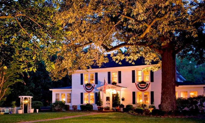 Williamsburg Bed & Breakfast | A Williamsburg White House Inn