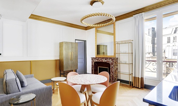 8th Arrondissement Apartment | A Wonderful 1-BR in the Champs Elysées