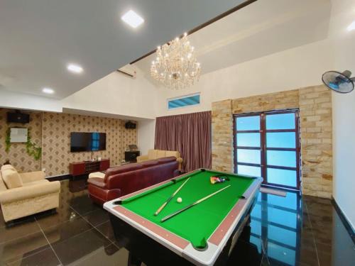 Taman Johor Jaya House | A08 Johor Jaya Karaoke Party House