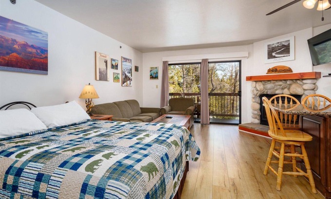 Yosemite West Condo | (A110) Studio Condominiums