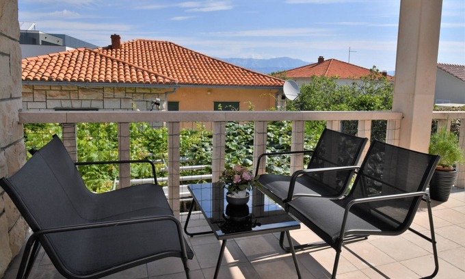 Milna (Brac) Apartment | A2 Apartment with terrace, 1 min walking to the beach