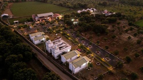 Haripur Hotel | AamraKunj Gir Resort