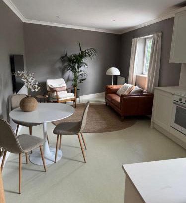 Bilston Apartment | Aaron Glen Guest Apartments