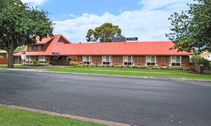Hamilton Hotel | AAt 28 Goldsmith Motel