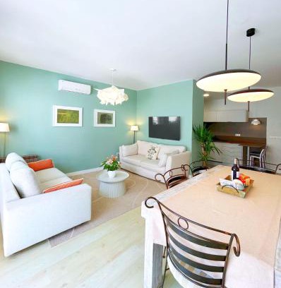 Sitges Town Center Apartment | Abbott apartment - 1 min from the beach - 100m2 - sleeps 8
