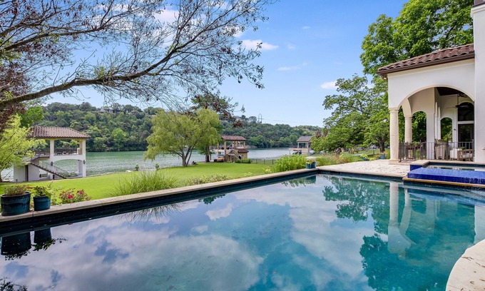 Rio Robles House | Above Autograph I New Remodel | Lakefront Lake Austin | Pool&Spa | Theater