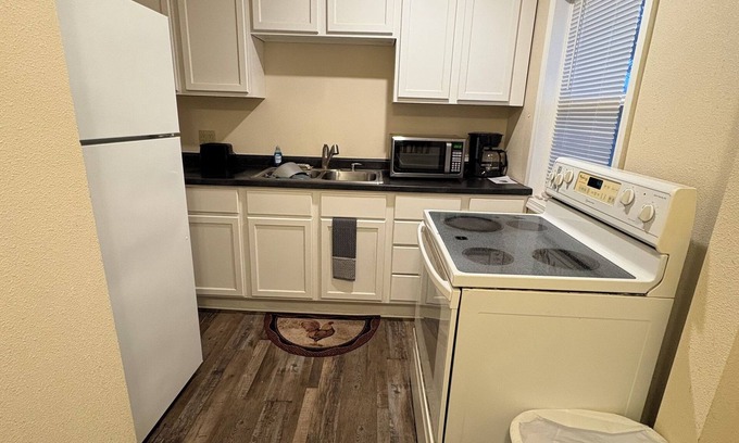 Bedford Apartment | Above It All. Chic 2-BR Apt with AC, WiFi in Bedford. We are hands on Owners.