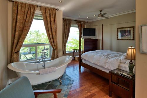 Okanagan-Similkameen Bed & Breakfast | Above the Beach Guest Suites