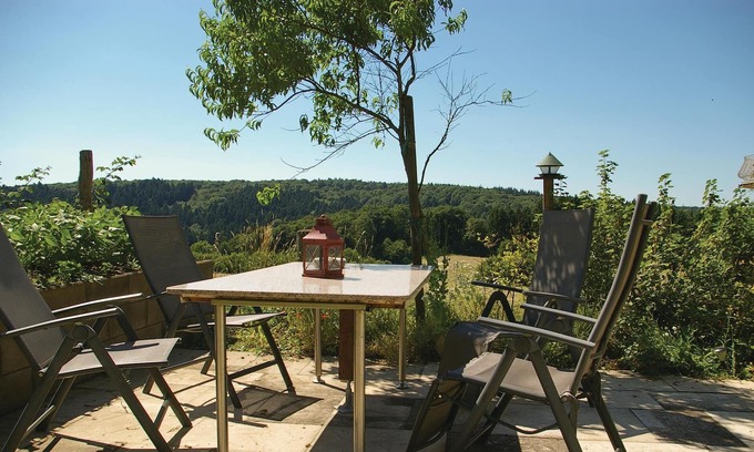 Eitorf Apartment | Above the Sieg and the picturesque town of Eitorf is this cozy vacation apartment. The apartment off
