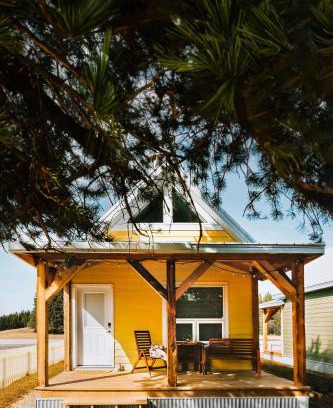 Nordegg House | Abraham - Peaceful Tiny Cabin In Historic Nordegg