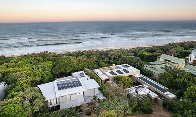 Sunshine Beach House | Absolute Beach front home in sunshine beach