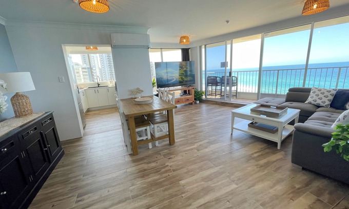 Main Beach Apartment | Absolute Beachfront Luxury | Heated Pool + 75" TV