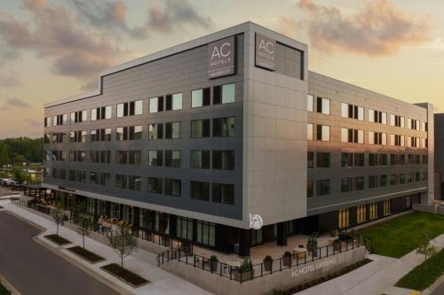 East Lansing Hotel | AC Hotel by Marriott Lansing University Area