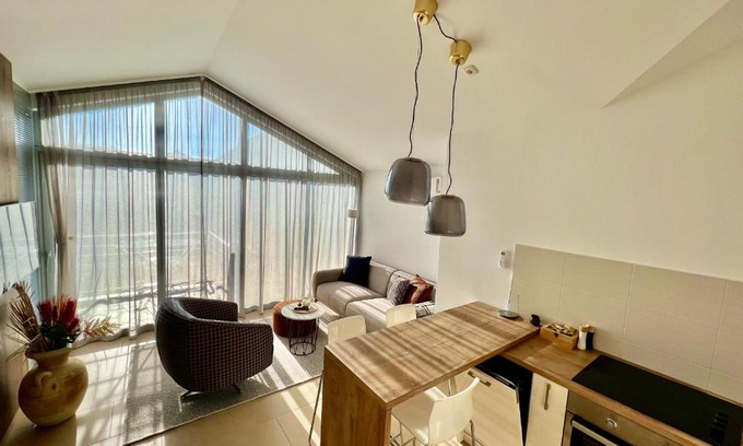 Denovici Apartment | Acacia hill B8