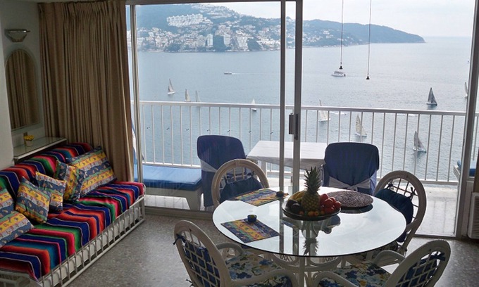 Costera Acapulco Apartment | Acapulco Beachfront Studio Condo, Fabulous View!