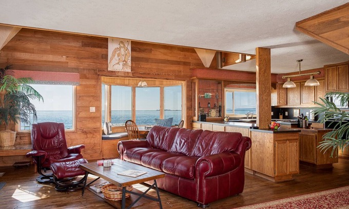 Chinook House | Access to the North Coast - Columbia River, Baker Bay, Pacific Ocean = Paradise