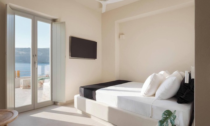 Limeni Apartment | Accessible Double Room By Yerma Suites Limeni