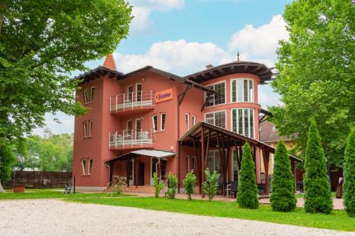 Siofok Aranypart Apartment | Accomo Apartmanház