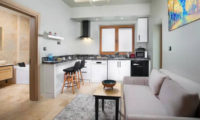 Ortahisar Apartment | Acer Living Home 101