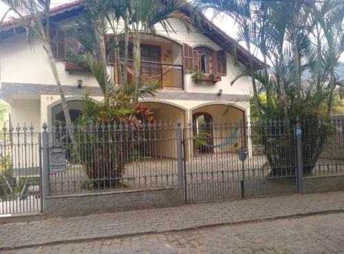 Conego Apartment | Aconchego no bairro mais charmoso da serra.