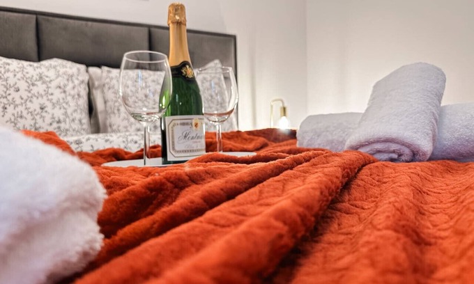 Kinosargous Apartment | Acropolis Aria Apartment-Steps to Metro & Tram