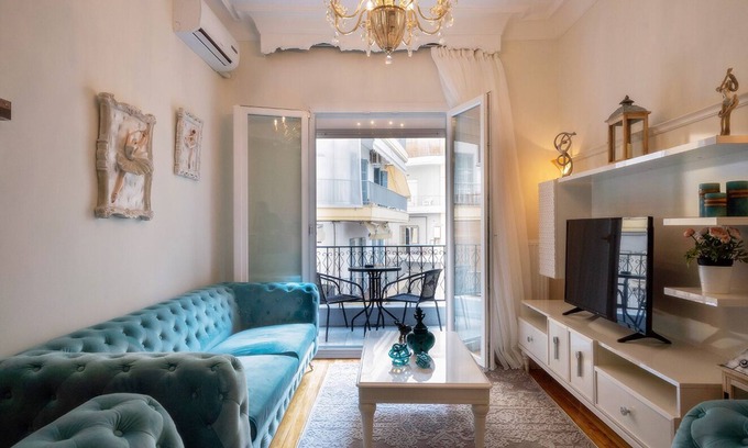 Thessaloniki City Centre Apartment | Acropolis Deluxe Apt Must