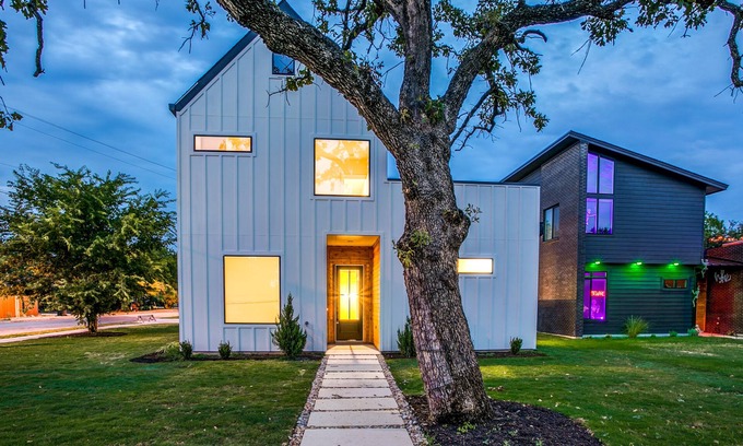 Georgetown House | Actually walkable to Georgetown Square with a private heated pool!n