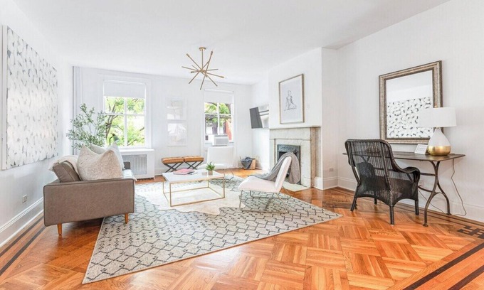 Clinton Hill Apartment | Adelphi II by Rove Travel | 3BR Ft Greene w/Deck