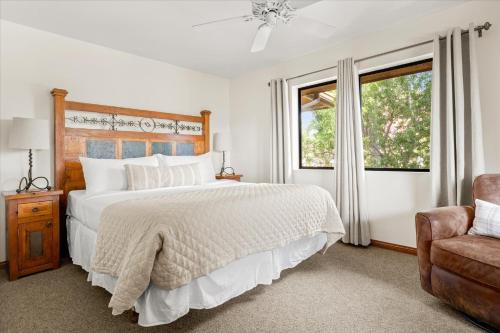 Oak Creek Apartment | Adobe Village Studio Suite- Painted Desert condo